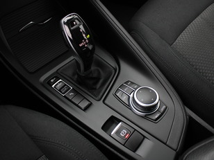 BMW X1 sDrive18i color Blanco. Año 2022. 103KW(140CV). Gasolina. En concesionario Augusta Aragon S.A. de Zaragoza