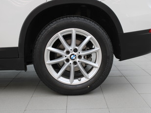 BMW X1 sDrive18i color Blanco. Año 2022. 103KW(140CV). Gasolina. En concesionario Augusta Aragon S.A. de Zaragoza