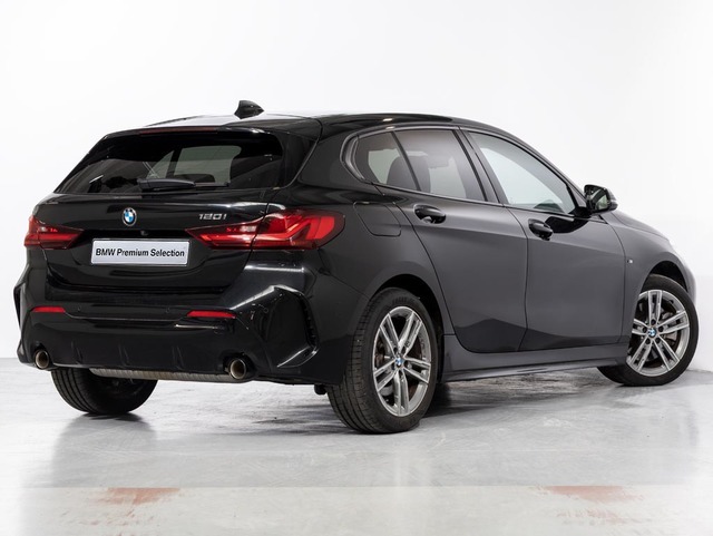 BMW Serie 1 120i color Negro. Año 2024. 131KW(178CV). Gasolina. En concesionario Oliva Motor Girona de Girona