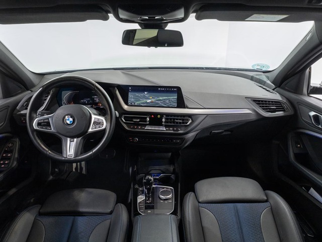 BMW Serie 1 120i color Negro. Año 2024. 131KW(178CV). Gasolina. En concesionario Oliva Motor Girona de Girona