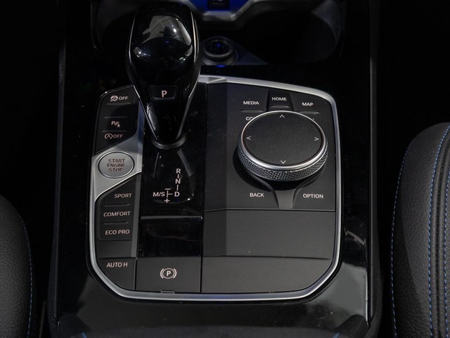 BMW Serie 1 120i color Negro. Año 2024. 131KW(178CV). Gasolina. En concesionario Oliva Motor Girona de Girona
