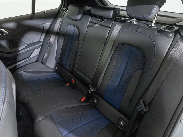 BMW Serie 1 120d color Gris. Año 2024. 140KW(190CV). Diésel. En concesionario Oliva Motor Girona de Girona