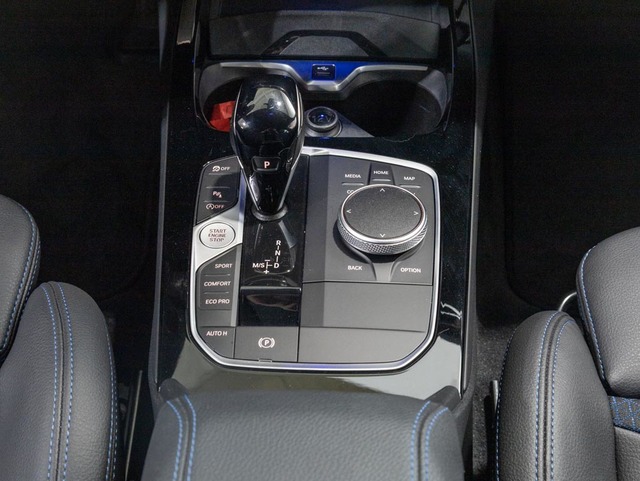 BMW Serie 1 120d color Gris. Año 2024. 140KW(190CV). Diésel. En concesionario Oliva Motor Girona de Girona