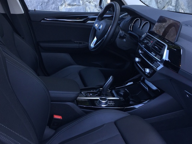 BMW X3 xDrive20d color Negro. Año 2021. 140KW(190CV). Diésel. En concesionario Grünblau Motor (Bmw y Mini) de Cantabria