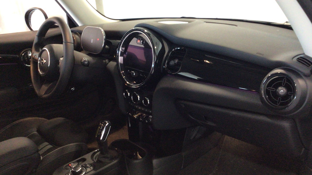 fotoG 7 del MINI MINI 3 Puertas Cooper SE 135 kW (184 CV) 184cv Eléctrico del 2022 en Madrid