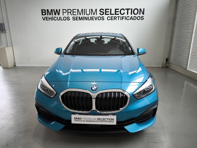 BMW Serie 1 118d color Azul. Año 2022. 110KW(150CV). Diésel. En concesionario Lurauto Gipuzkoa de Guipuzcoa