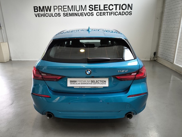 BMW Serie 1 118d color Azul. Año 2022. 110KW(150CV). Diésel. En concesionario Lurauto Gipuzkoa de Guipuzcoa