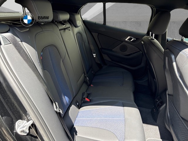 BMW Serie 1 118d color Negro. Año 2024. 110KW(150CV). Diésel. En concesionario BMW Avilcar Ávila de Ávila