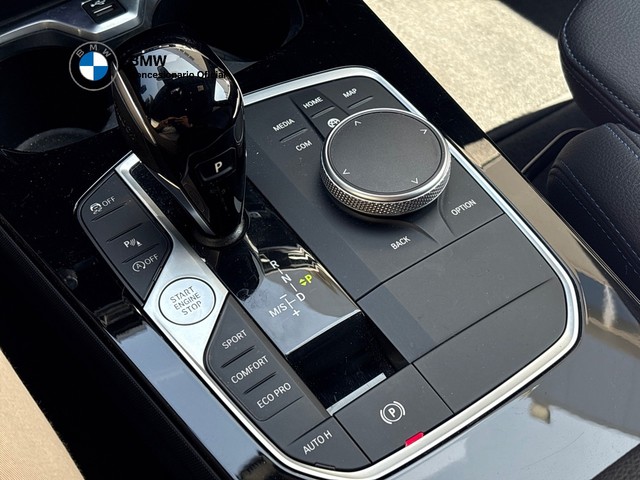 BMW Serie 1 118d color Negro. Año 2024. 110KW(150CV). Diésel. En concesionario BMW Avilcar Ávila de Ávila