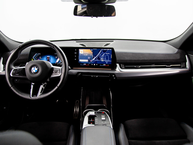BMW X2 xDrive20d color Azul. Año 2024. 120KW(163CV). Diésel. En concesionario Móvil Begar Alicante de Alicante