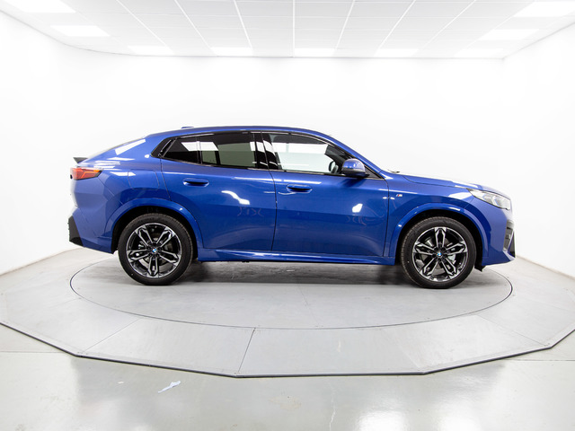BMW X2 xDrive20d color Azul. Año 2025. 120KW(163CV). Diésel. En concesionario Móvil Begar Alicante de Alicante