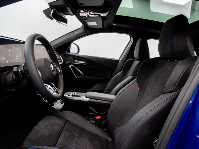 BMW X2 xDrive20d color Azul. Año 2025. 120KW(163CV). Diésel. En concesionario Móvil Begar Alicante de Alicante