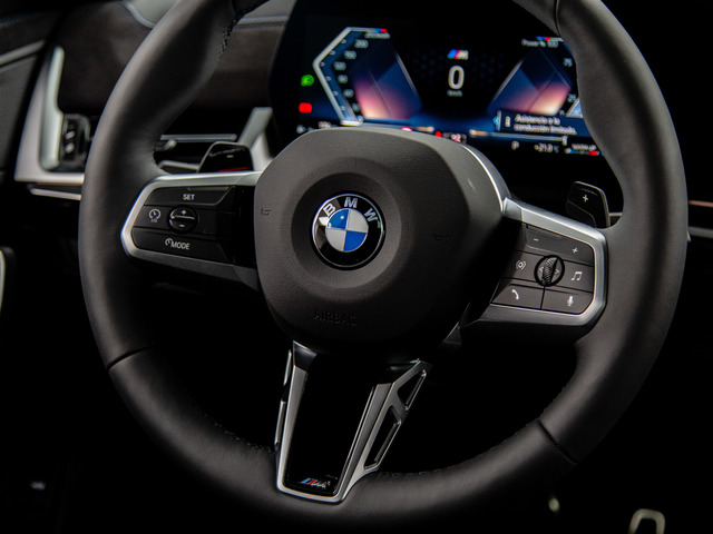 BMW X2 xDrive20d color Azul. Año 2025. 120KW(163CV). Diésel. En concesionario Móvil Begar Alicante de Alicante