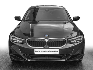 Fotos de BMW Serie 3 320e color Negro. Año 2025. 150KW(204CV). Híbrido Electro/Gasolina. En concesionario Caetano Cuzco, Alcalá de Madrid