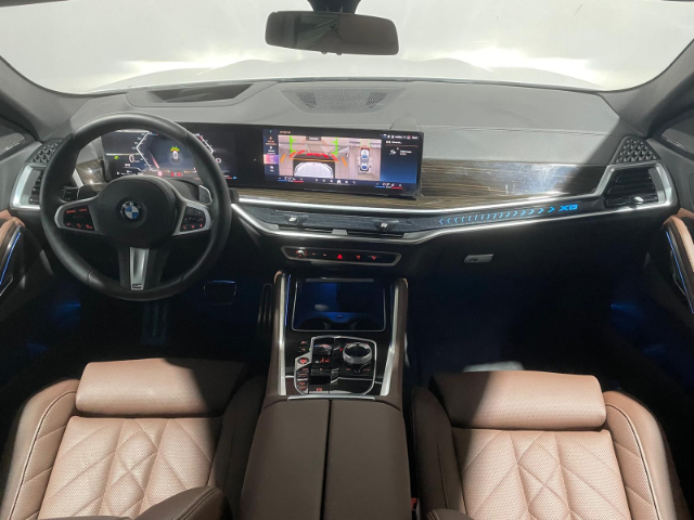 BMW X6 xDrive40d color Blanco. Año 2024. 259KW(352CV). Diésel. En concesionario Hispamovil Elche de Alicante