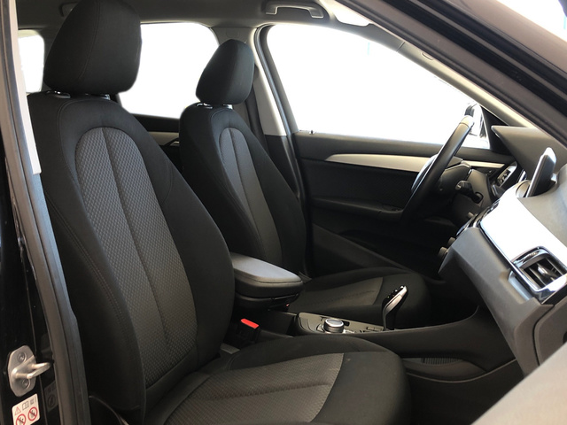 BMW X1 sDrive18d color Negro. Año 2020. 110KW(150CV). Diésel. En concesionario Vehinter Getafe de Madrid