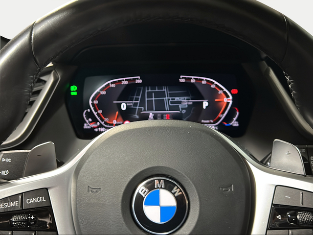 BMW Serie 1 118d color Negro. Año 2024. 110KW(150CV). Diésel. En concesionario San Pablo Motor | Su Eminencia de Sevilla
