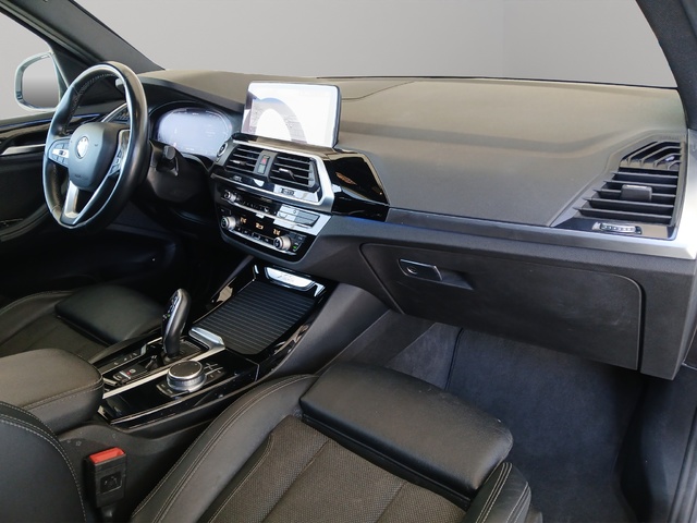 BMW X3 xDrive30e color Blanco. Año 2021. 215KW(292CV). Híbrido Electro/Gasolina. En concesionario GANDIA Automoviles Fersan, S.A. de Valencia