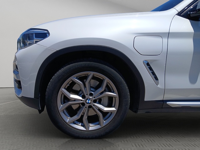 BMW X3 xDrive30e color Blanco. Año 2021. 215KW(292CV). Híbrido Electro/Gasolina. En concesionario GANDIA Automoviles Fersan, S.A. de Valencia