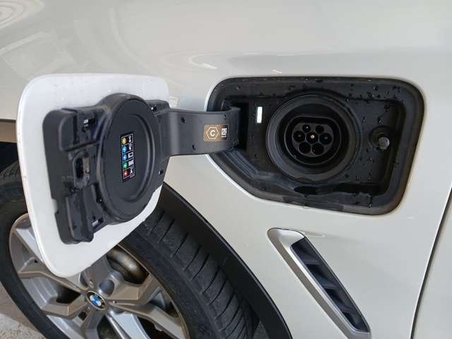 BMW X3 xDrive30e color Blanco. Año 2021. 215KW(292CV). Híbrido Electro/Gasolina. En concesionario GANDIA Automoviles Fersan, S.A. de Valencia