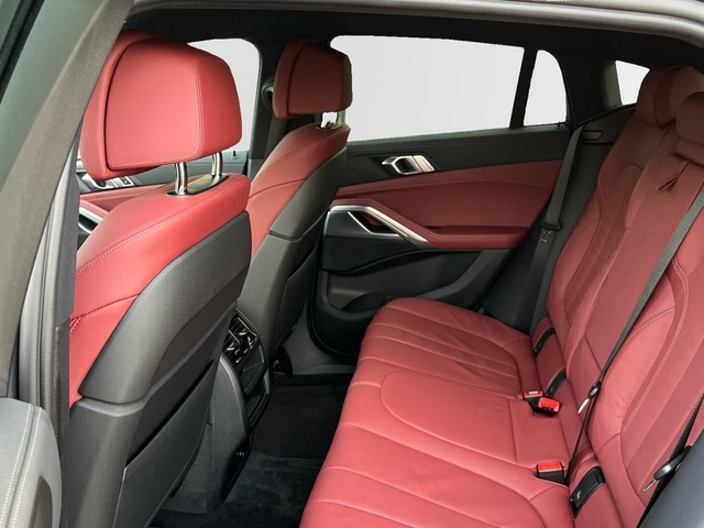 BMW X6 xDrive30d color Gris. Año 2022. 210KW(286CV). Diésel. En concesionario MURCIA PREMIUM S.L. JUAN CARLOS I de Murcia