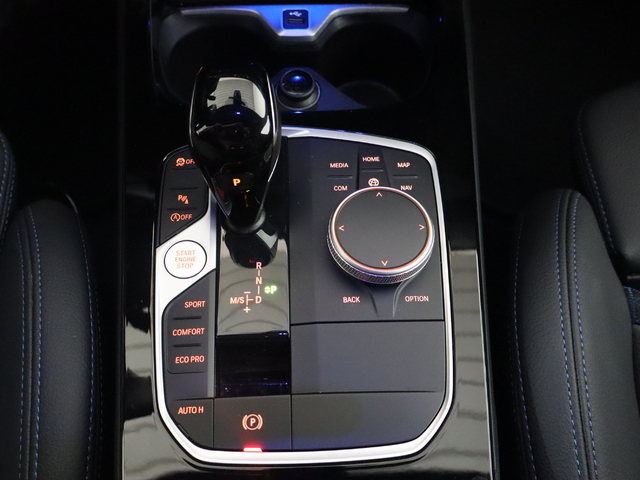 BMW Serie 1 118d color Blanco. Año 2024. 110KW(150CV). Diésel. En concesionario Pruna Motor de Barcelona