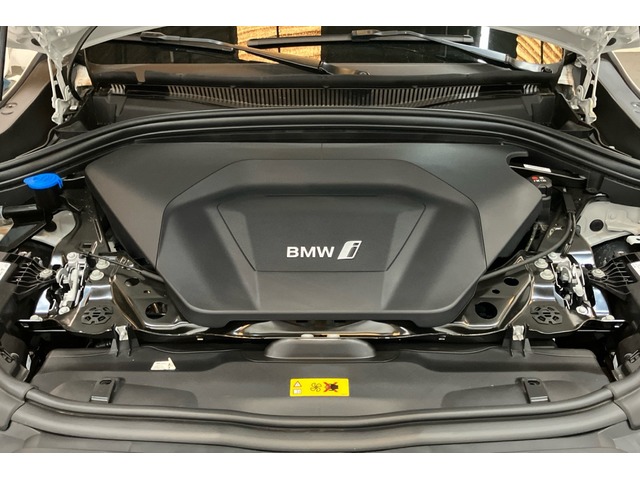 BMW iX2 xDrive30 color Blanco. Año 2025. 230KW(313CV). Eléctrico. En concesionario Proa Premium Palma de Baleares