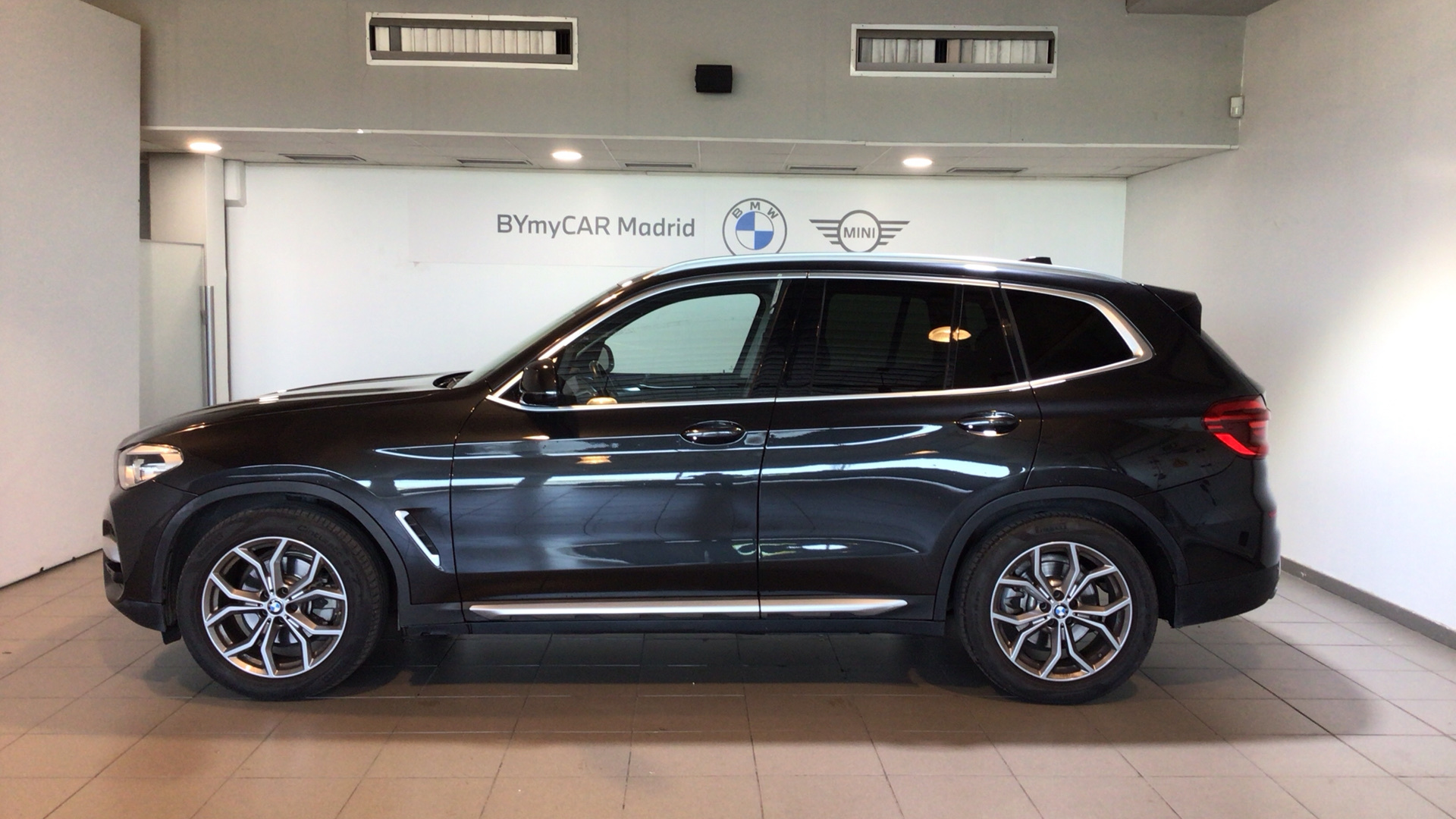 BMW X3 xDrive20d color Gris. Año 2019. 140KW(190CV). Diésel. En concesionario BYmyCAR Madrid - Alcalá de Madrid