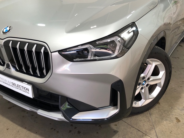 BMW X1 sDrive18d color Gris Plata. Año 2024. 110KW(150CV). Diésel. En concesionario Movilnorte El Carralero de Madrid