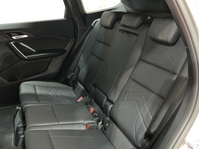 BMW X1 sDrive18d color Gris Plata. Año 2024. 110KW(150CV). Diésel. En concesionario Movilnorte El Carralero de Madrid