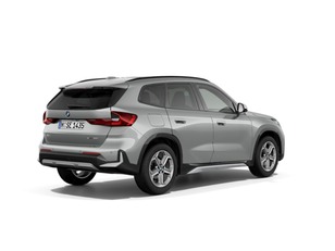 Fotos de BMW X1 sDrive18d color Gris Plata. Año 2024. 110KW(150CV). Diésel. En concesionario Movilnorte El Carralero de Madrid