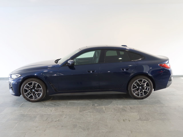 BMW Serie 4 420d Gran Coupe color Azul. Año 2022. 140KW(190CV). Diésel. En concesionario Autogal de Ourense