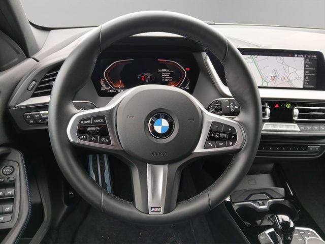 BMW Serie 1 118d color Blanco. Año 2024. 110KW(150CV). Diésel. En concesionario SAN JUAN Automoviles Fersan S.A. de Alicante