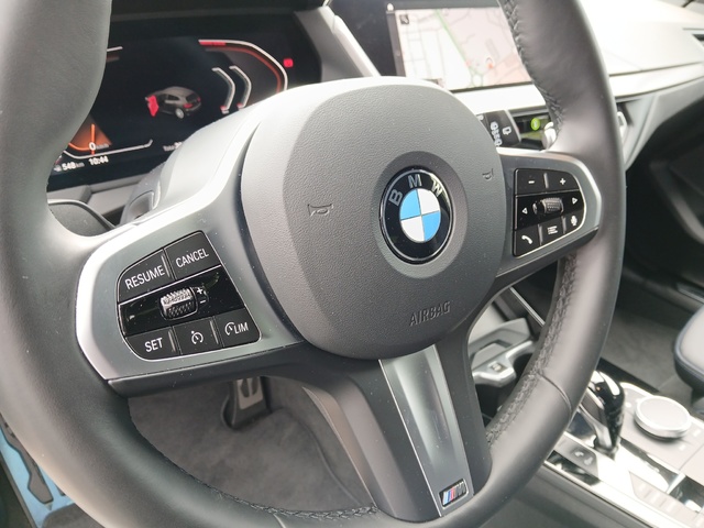 BMW Serie 1 118d color Blanco. Año 2024. 110KW(150CV). Diésel. En concesionario SAN JUAN Automoviles Fersan S.A. de Alicante