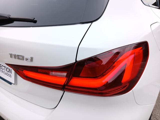 BMW Serie 1 118d color Blanco. Año 2024. 110KW(150CV). Diésel. En concesionario SAN JUAN Automoviles Fersan S.A. de Alicante