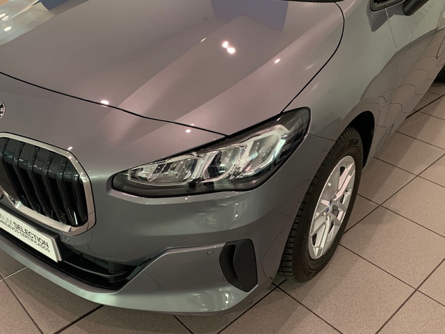 BMW Serie 2 218d Active Tourer color Gris. Año 2023. 110KW(150CV). Diésel. En concesionario Celtamotor Lalín de Pontevedra