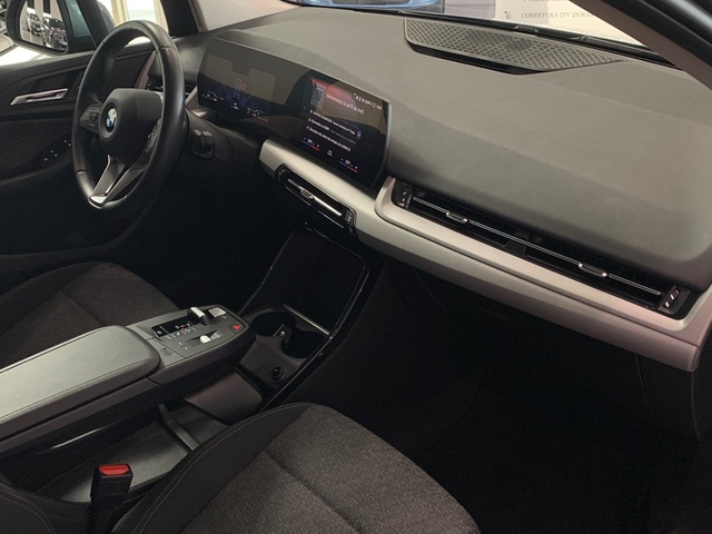 BMW Serie 2 218d Active Tourer color Gris. Año 2023. 110KW(150CV). Diésel. En concesionario Celtamotor Lalín de Pontevedra