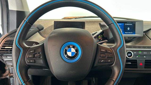 BMW i3 120Ah color Azul. Año 2022. 125KW(170CV). Eléctrico. En concesionario BYmyCAR Madrid - Alcalá de Madrid