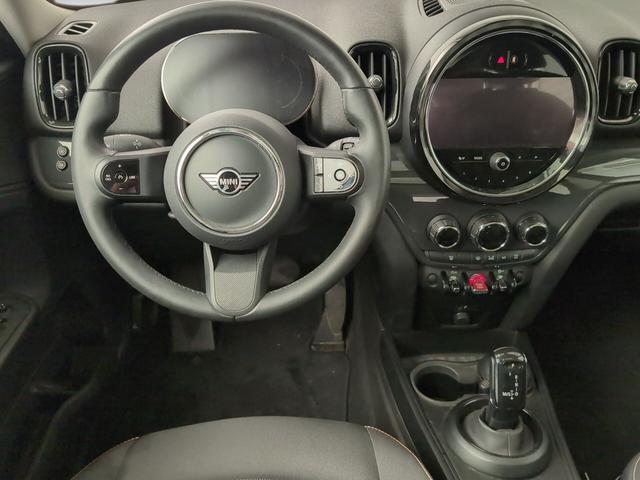 fotoG 10 del MINI MINI Countryman Cooper 100 kW (136 CV) 136cv Gasolina del 2022 en Málaga