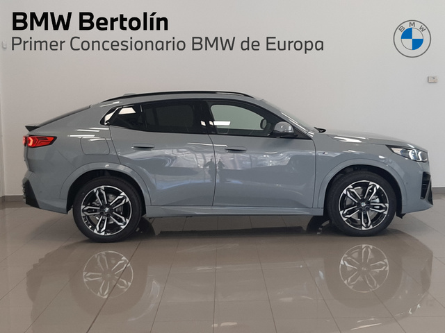 BMW X2 sDrive20i color Gris. Año 2025. 125KW(170CV). Gasolina. En concesionario Automoviles Bertolin S.L. de Valencia