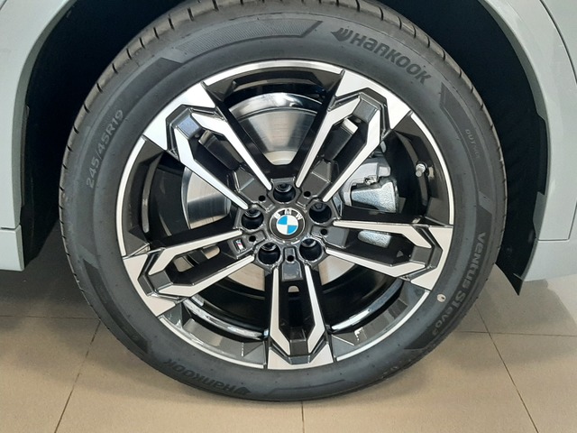 BMW X2 sDrive20i color Gris. Año 2025. 125KW(170CV). Gasolina. En concesionario Automoviles Bertolin S.L. de Valencia