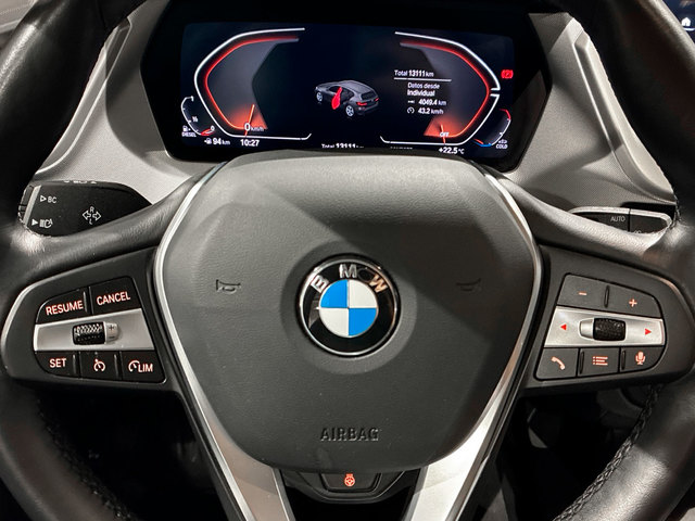 BMW Serie 1 118d color Blanco. Año 2024. 110KW(150CV). Diésel. En concesionario BMW Marcos Automoción de Valencia