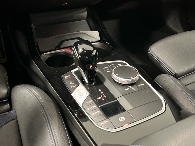 BMW Serie 1 118i color Blanco. Año 2024. 103KW(140CV). Gasolina. En concesionario Engasa S.A. de Valencia
