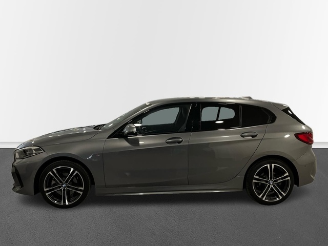 BMW Serie 1 118i color Gris. Año 2024. 103KW(140CV). Gasolina. En concesionario Engasa S.A. de Valencia