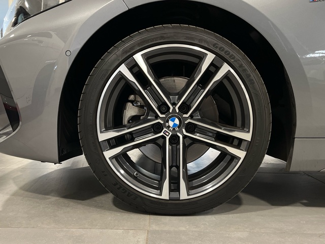 BMW Serie 1 118i color Gris. Año 2024. 103KW(140CV). Gasolina. En concesionario Engasa S.A. de Valencia