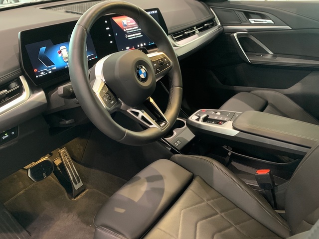 BMW X1 sDrive18d color Gris Plata. Año 2024. 110KW(150CV). Diésel. En concesionario Celtamotor Lalín de Pontevedra