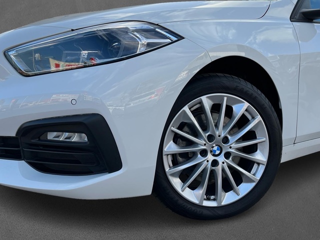 BMW Serie 1 118d color Blanco. Año 2024. 110KW(150CV). Diésel. En concesionario CARTAGENA PREMIUM S.L. de Murcia