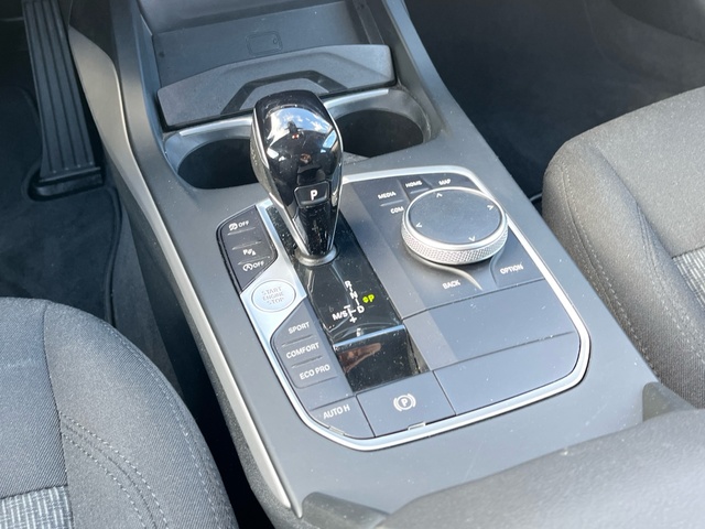 BMW Serie 1 118d color Blanco. Año 2024. 110KW(150CV). Diésel. En concesionario CARTAGENA PREMIUM S.L. de Murcia