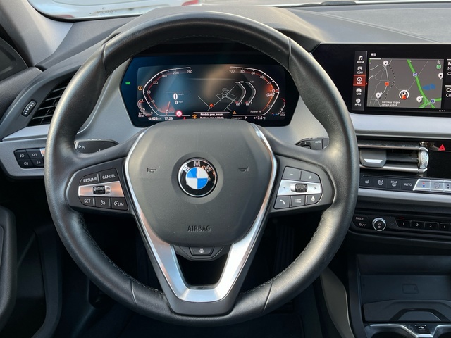 BMW Serie 1 118d color Blanco. Año 2024. 110KW(150CV). Diésel. En concesionario CARTAGENA PREMIUM S.L. de Murcia
