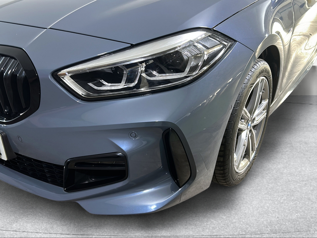 BMW Serie 1 118d color Gris. Año 2024. 110KW(150CV). Diésel. En concesionario San Pablo Motor | Su Eminencia de Sevilla